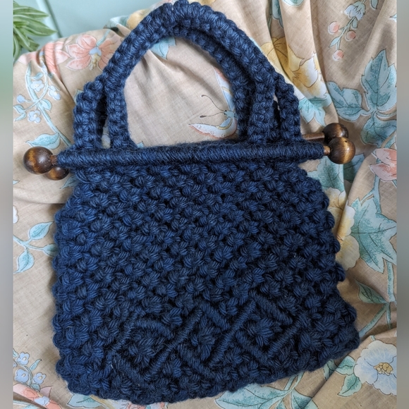 Vintage Hand Knit Bag - Picture 3 of 6